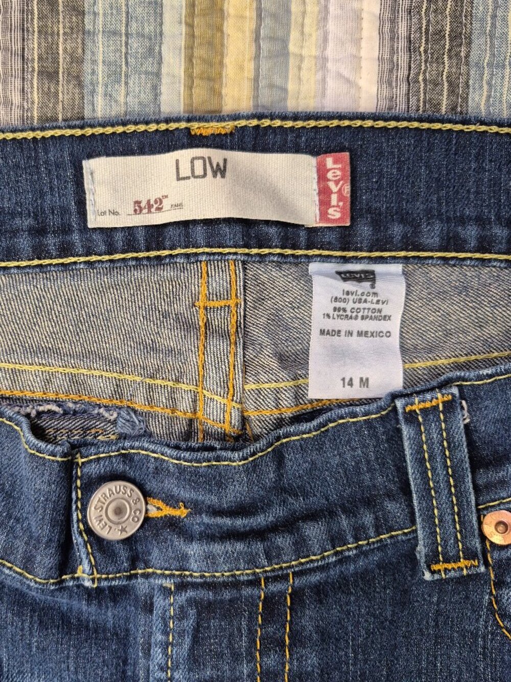 Levi’s 542 Low Jeans - women's size 14 - Picture 4 of 12